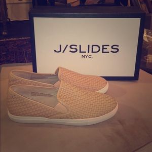 NEW J SLIDES PINK/BLUSH QUILTED SIZE 8